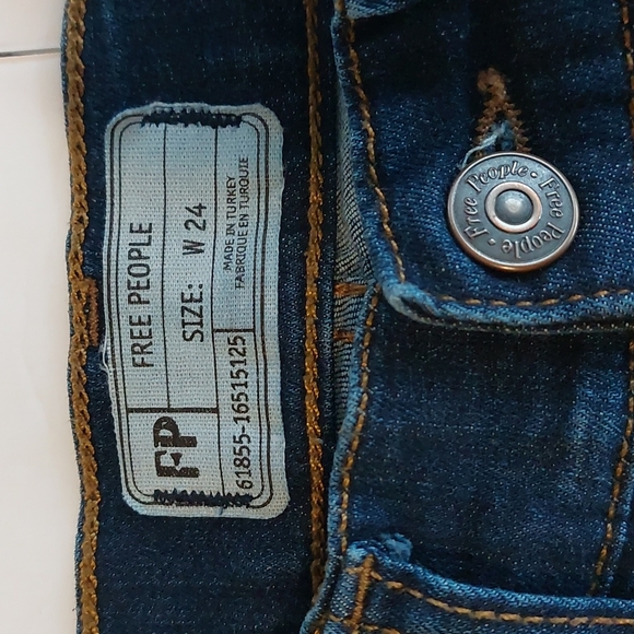 Free People Skinny Busted Jeans Dark Denim Wash - Picture 4 of 13